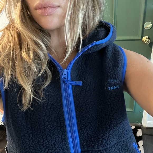 Aritzia vest - Picture 4 of 4